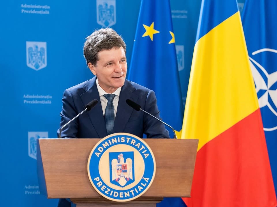 Nicușor Dan ar putea amâna desemnarea premierului până la plecarea în SUA