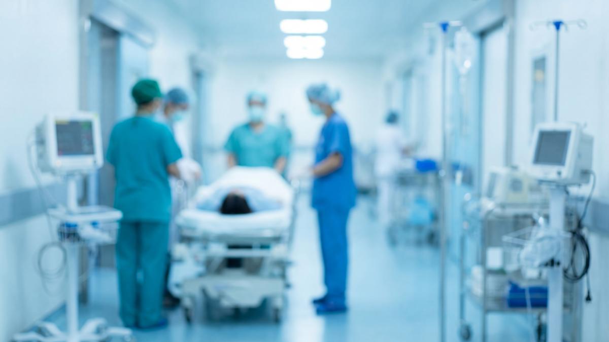 Arestați doi medici în Grecia după decesul cântărețului Giorgos Mazonakis în timpul unei proceduri anti-îmbătrânire