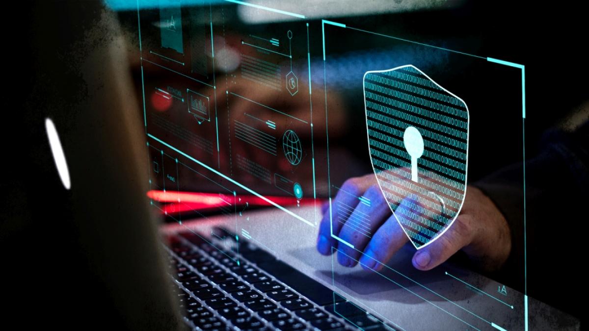 Profilul victimelor fraudelor online cu investiții: persoane vârstnice cu studii medii