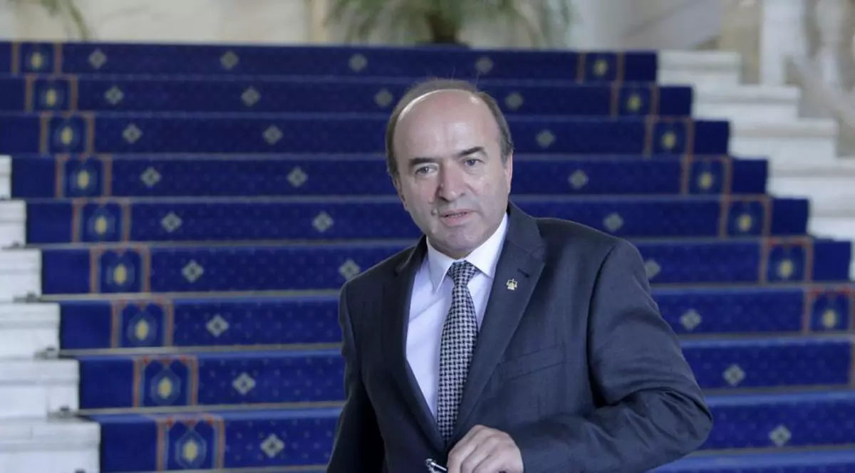 Tudorel Toader explică de ce parlamentarii vor evita alegerile anticipate: Teama de pierdere a mandatelor