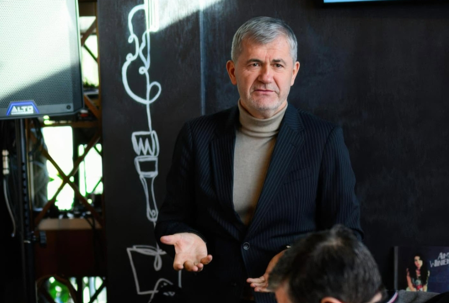 Președintele CJ Botoșani, Valeriu Iftime, audiat la DNA Iași în dosarul în care este implicat Fănel Bogos