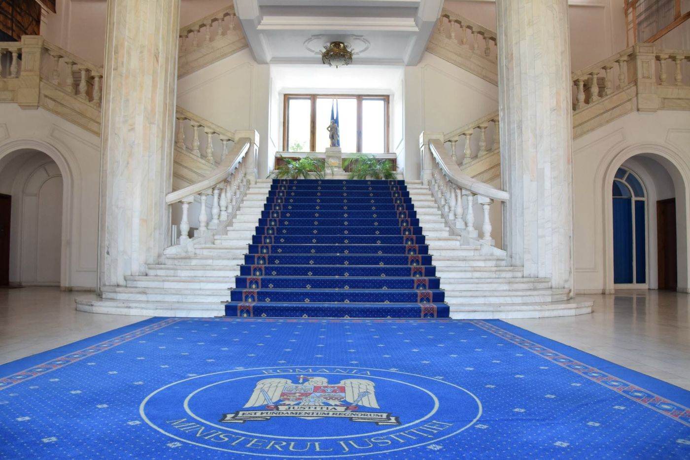 Ministerul Justiției digitalizează procesele: 245 de instanțe vor folosi transcrierea automată a ședințelor