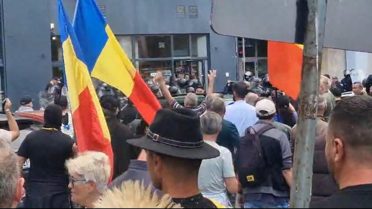 Protestul fermierilor din Capitală infiltrat de agitatori: Mesaje politice și violențe în Piața Victoriei