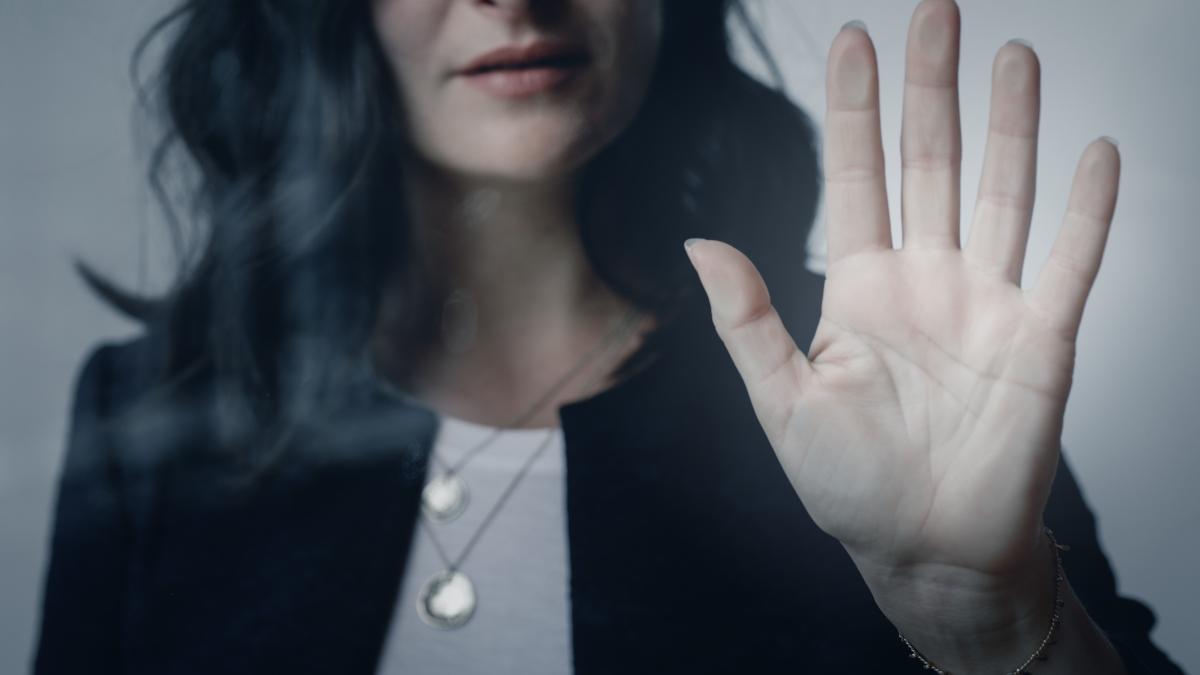 Scandal de hărțuire și abuz la AMEPIP: Directorul Ionuț Coș este acuzat de umilințe și avansuri sexuale