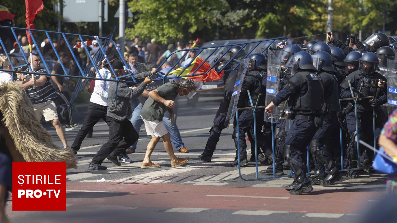 Rețineri și acuzații de ultraj după protestul oierilor: cine sunt bărbații ridicați de poliție