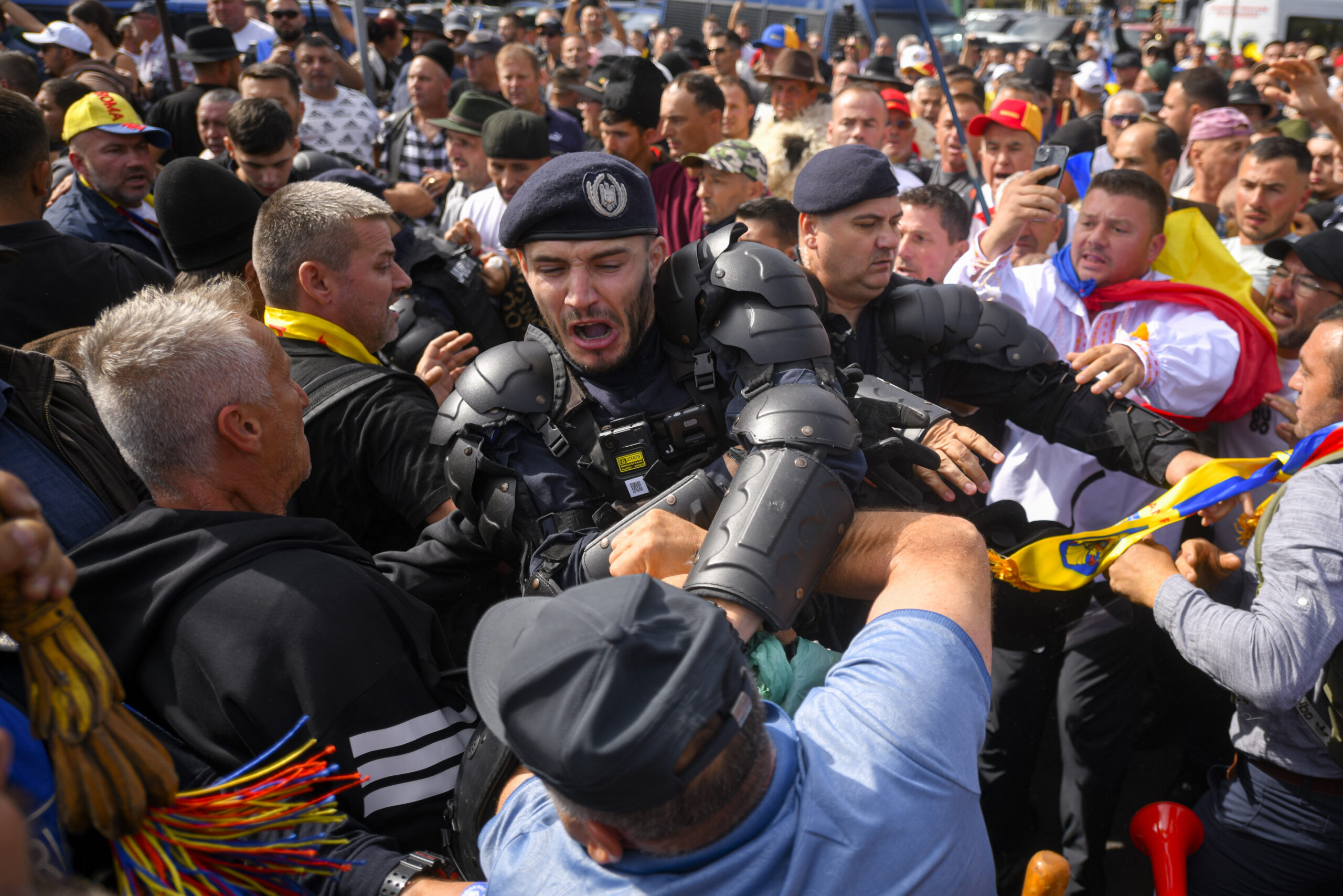 Ciprian Pamfile, arestat preventiv, după protestul violent de la Piața Victoriei